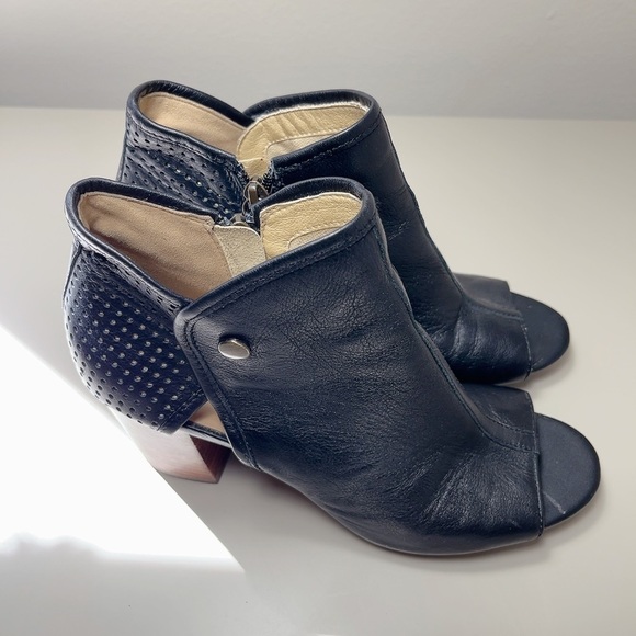 GOEX Full Grain Italian Leather Eudora Peep  Toe Sandal - Picture 5 of 12